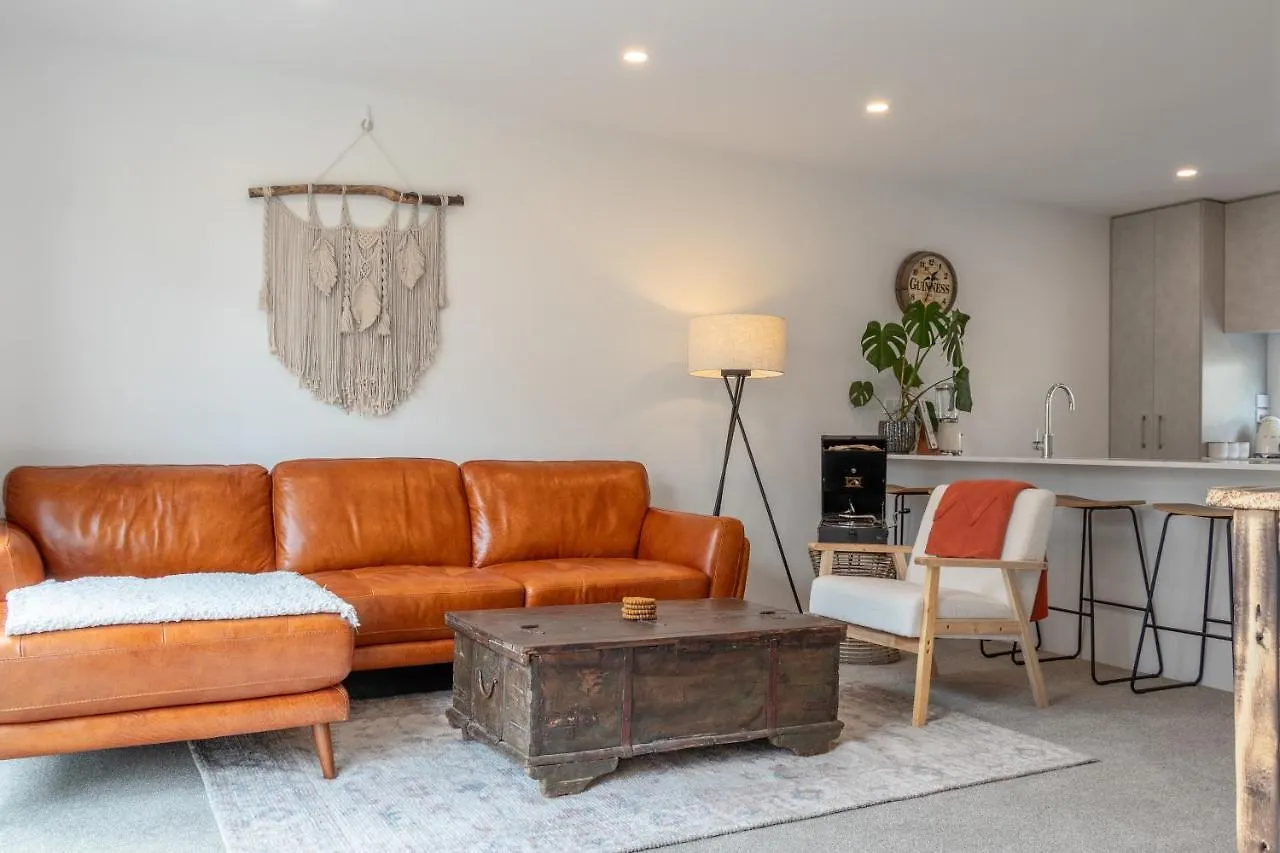 Cozy Retreat With Hot Tub Apartment Christchurch New Zealand