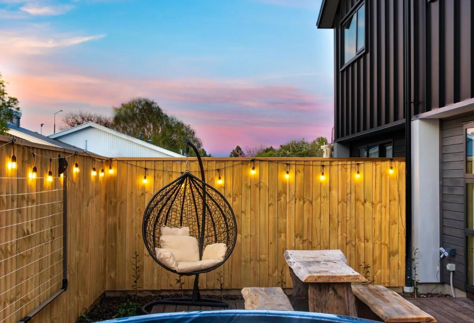 Cozy Retreat With Hot Tub Apartment Christchurch New Zealand